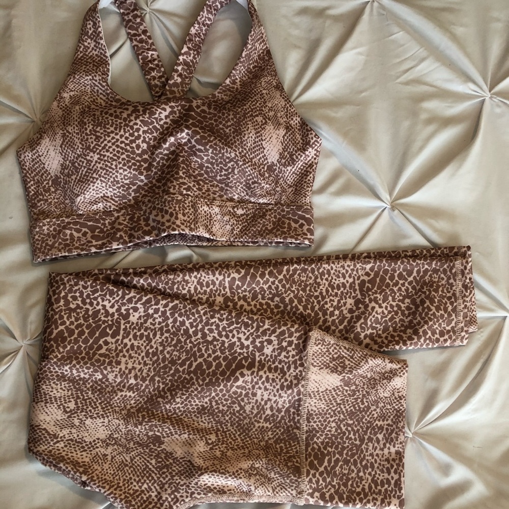 Matching workout set. Sz med
